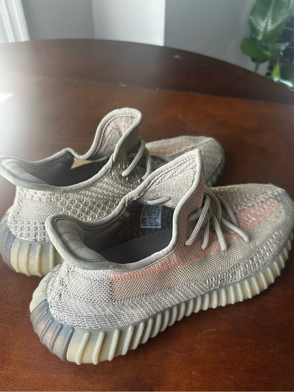 Yeezy 350 v2 Sand taupe